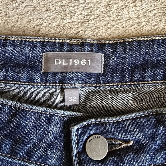 DL1961 Stevie Mid Rise Cuffed Slim Boyfriend Distressed jeans in Hawley size 32 - Picture 10 of 13